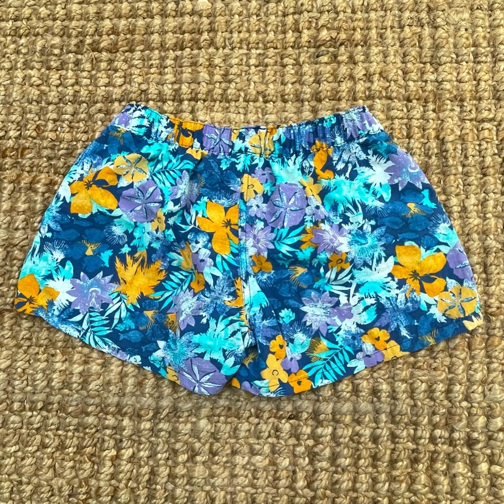Patagonia Barely baggy shorts Small